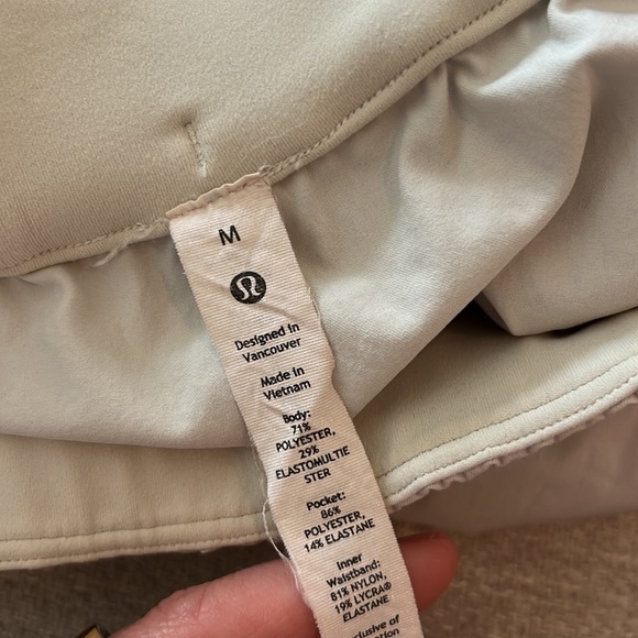 Lululemon Clinchable Waist High Rise Woven Shorts - Picture 2 of 3